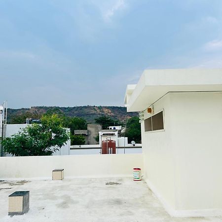 Private & Elegant 3Bhk Villa, Hillside Hideaway, 10 Mins From Mh Bus Stand Аурангабад Екстер'єр фото
